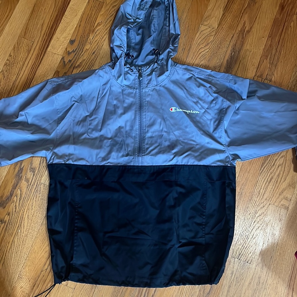 Champion wind breaker/rain pull over